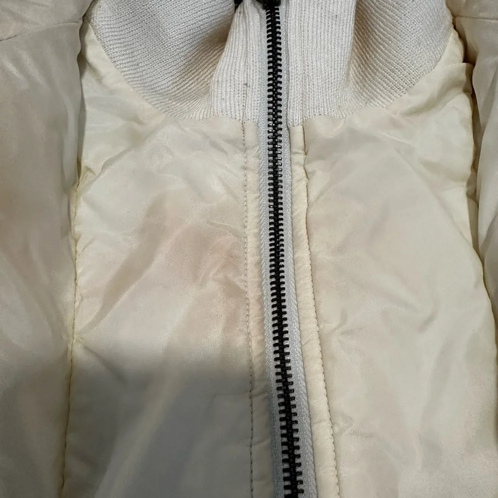 VTG Y2K Def Jam University ‘84 Women’s Sz: XL Cream Full Zip PufferJacket.